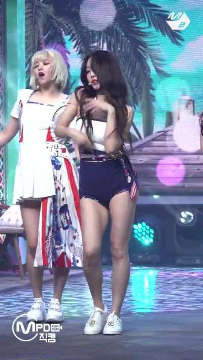 210610 - Stunning Nayeon