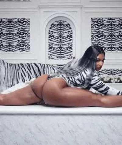 YOU WALK IN THE ROOM & SEE MEG LIKE THIS FARTING & STANKING UP THE ROOM LIKE A GAS STATION BATHROOM YOU STILL EATING IT?