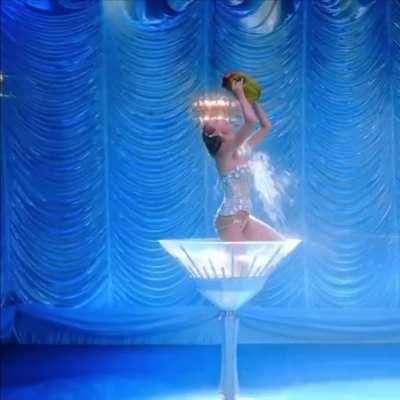 Taylor giving us a week full of sexy stuff 💦💦