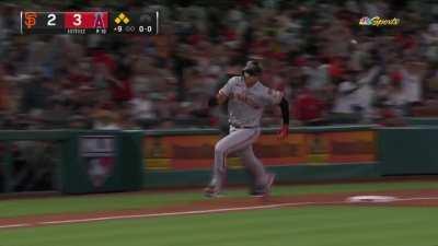 [Highlight] Patrick Bailey gives the Giants a 9th inning lead with a 2-run double