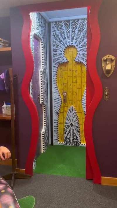 This orthodontist likes to make an entrance