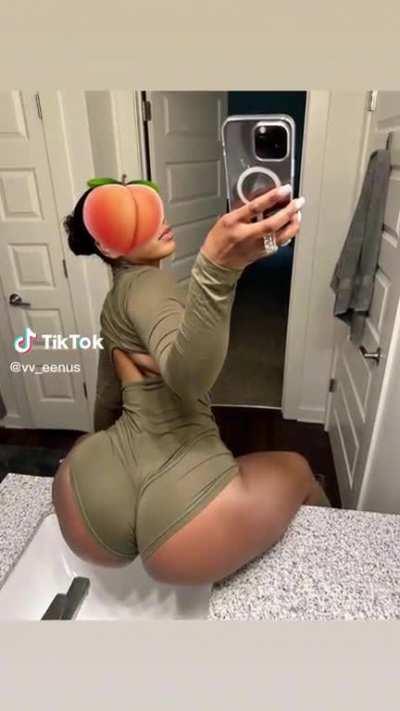 Back to Back Phat asses!