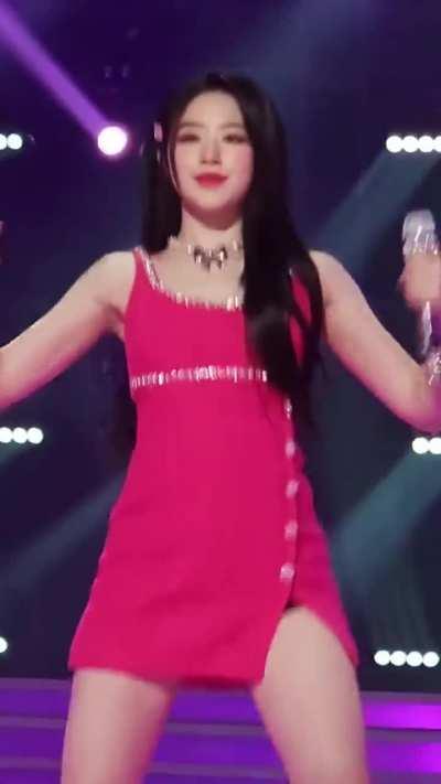 Shuhua (feat. Miyeon & Yuqi)