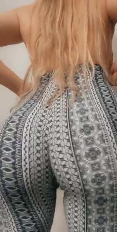 Love making videos of me shaking my ass in my flares 😜