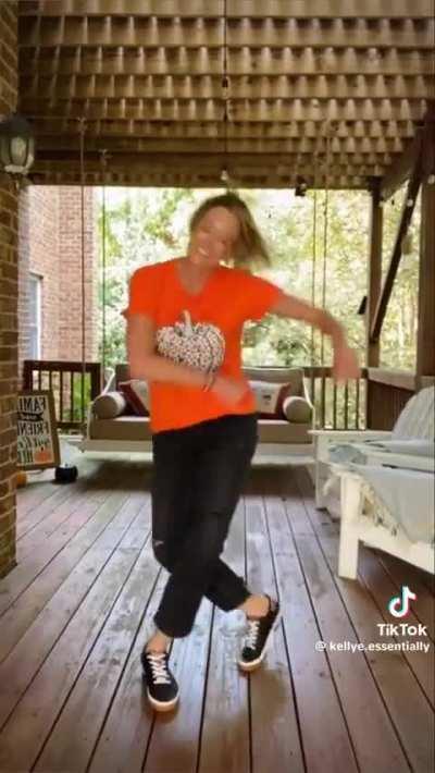 white moms when that first sip of pumpkin spice latte hits