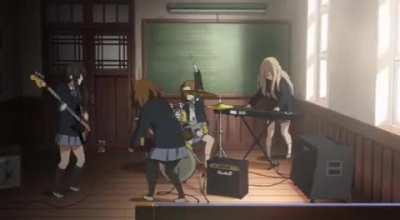 I find Mios and Mugis head-banging animation so cool i don’t know why