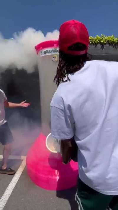 Stoners get a pass on 4/20, no such thing as too much🤣🤣🤣