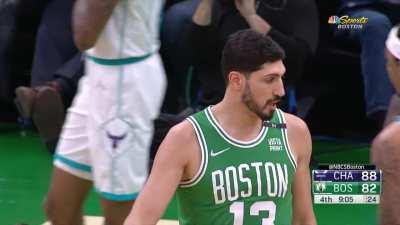 [Highlight] Enes Freedom bullies Jalen McDaniels for the AND1 and gives him a love tap