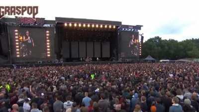 Avenged Sevenfold stopping their show to save a fan's life