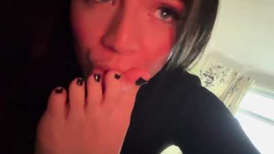 Im addicted to my own feet, I can’t help myself 🥵