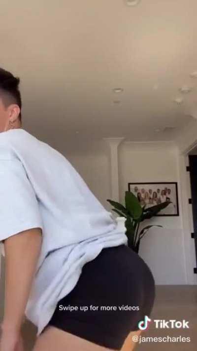 Imagine him doing this to your cock 😩