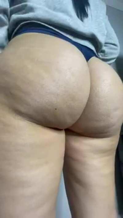 Spend all Day long worshipping my ass, can you do that?