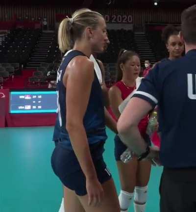 Jordan Larson is still packing a top tier 🍑