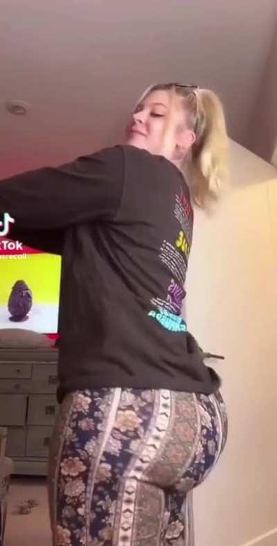 Lindsay the PAWG 🐐🍑