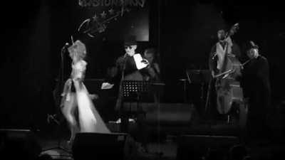 Дореволюцiонный Совѣтчикъ - Фамъ Фаталь. Въ ноябрѣ варьете исполняется 4 года. По случаю радостнаго событія устраиваемъ взаправдашнее турне: 31 октября Санктъ-Петербург, 7 ноября Москва, 20 Казань, 21 Пермь, 22 Екатеринбургъ, 24 Омскъ, 26 Челябинскъ, 27 У