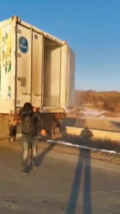 [Trailer Door Smashes Driver Face In] How Did This Happen? i dont think dudes ok *NEW FEAR UNLOCKED*