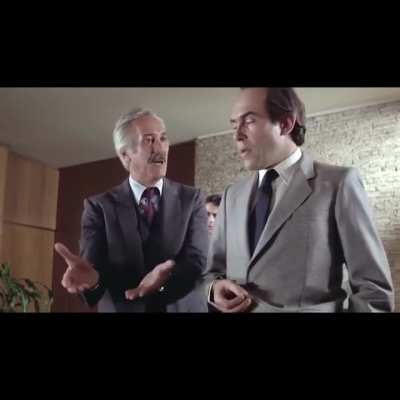 Cualquier semejanza con la realidad, con la actualidad política argentina y los políticos que nos representan es pura coincidencia. Plata Dulce (1982)