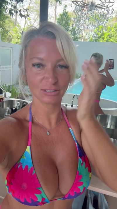 These eyes alone can seduce you