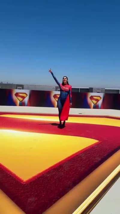 Supergirl doll to cosplay (Alyssa Brook Lee)