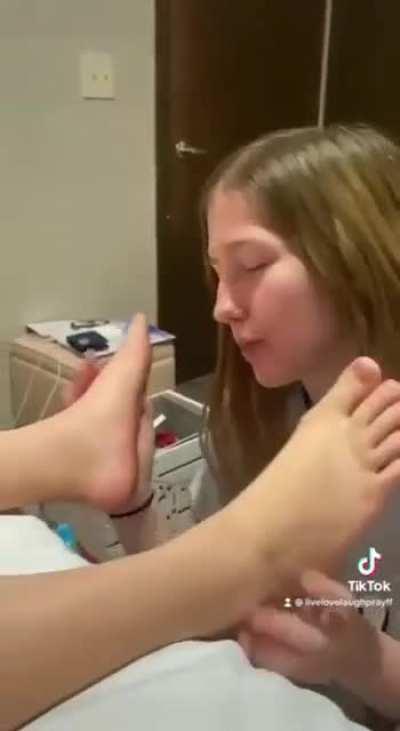 Lesbian feet
