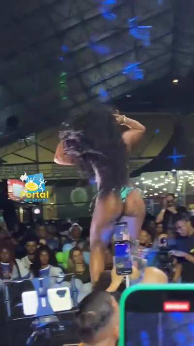 semifinal55 – Maryanne Hipolito da CostaIdade- 26 AnosProfissão- Cirurgiã-DentistaEscola de Samba- Acadêmicos do SalgueiroTime de Coração- Flamengo