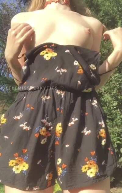 Don’t mind me, just stripping off in the sunshine 😘