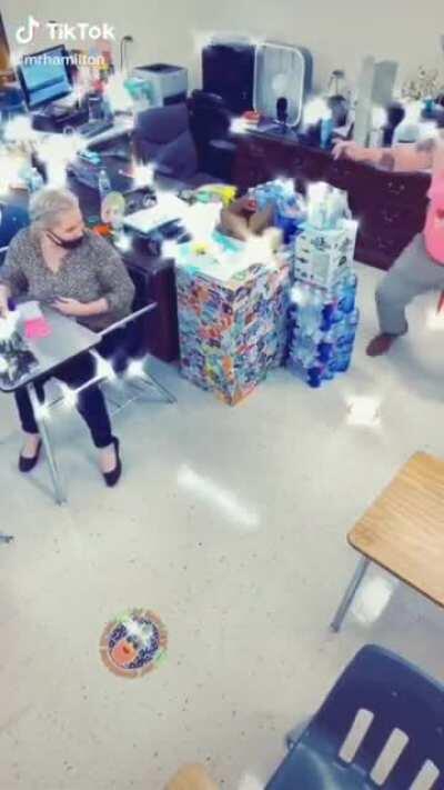 Teacher dropped a sick 'How do you do fellow kids'