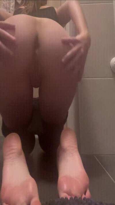 I like it when men jerk off to pictures of my pussy, imagine me as breeding material