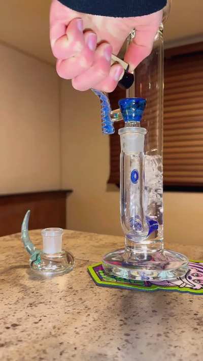 Urban glass canada toke