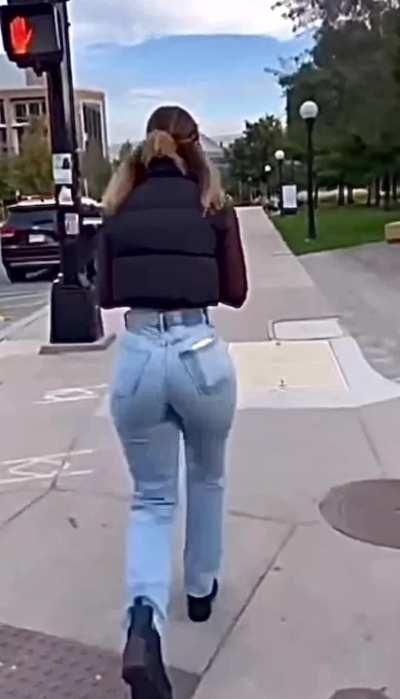 She got a wham, Goddamn