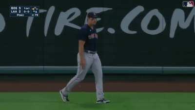 [Highlight] The Red Sox OF keeps getting away with it, as Kike Hernandez guns down Stassi at second