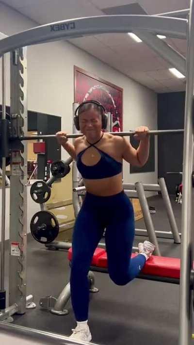 At this point, I could just 💦🍆 to Lexie and Ana's workout videos and I'd be satisfied 🤤😍🍑