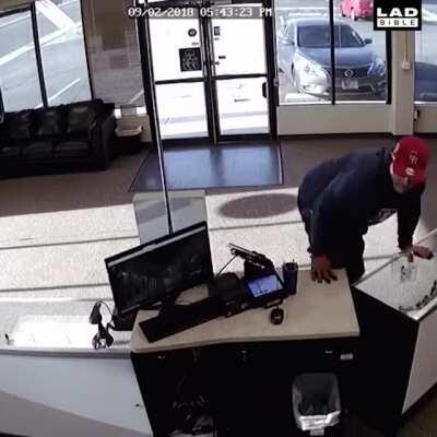 to rob a vape store