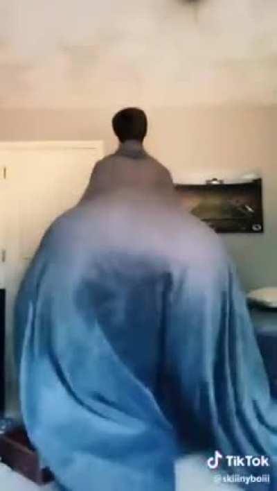 Karthus on his way to claim souls or something idk I don’t read the lore