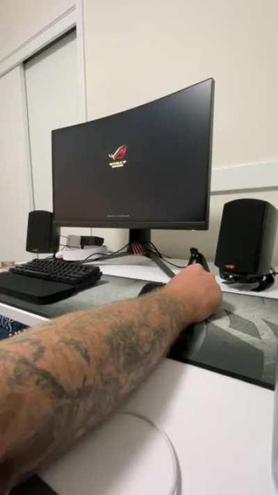 This happens randomly during any game I play. What’s going on?!