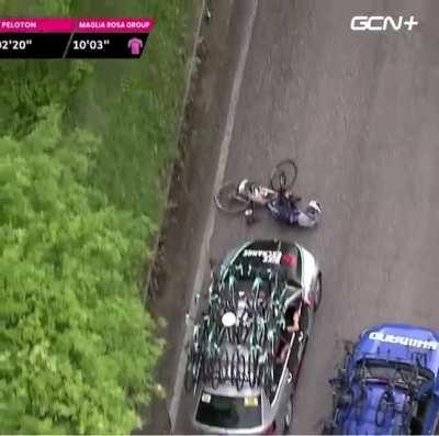 Finally, a team car that is doing it’s job. They were expelled from the race, so I hired them for myself.