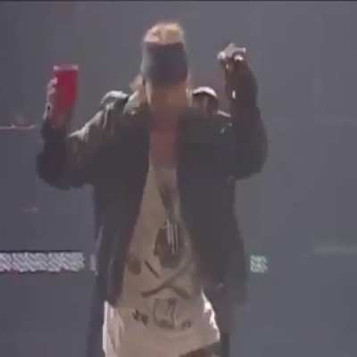 merry Christmas from Axl everyone <3