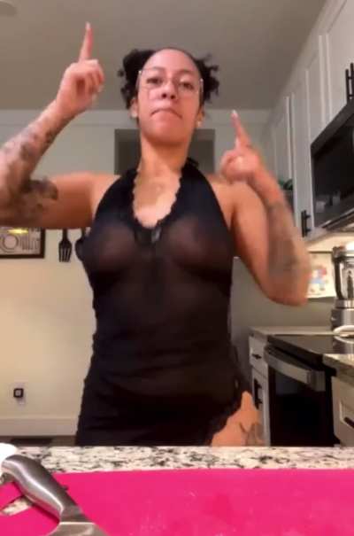 Her Ass Claps Loud ‘n’ Demanding