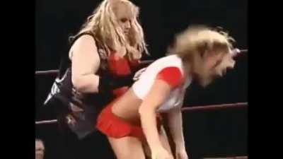 Nurse wrestler dominated by Amy Lee
