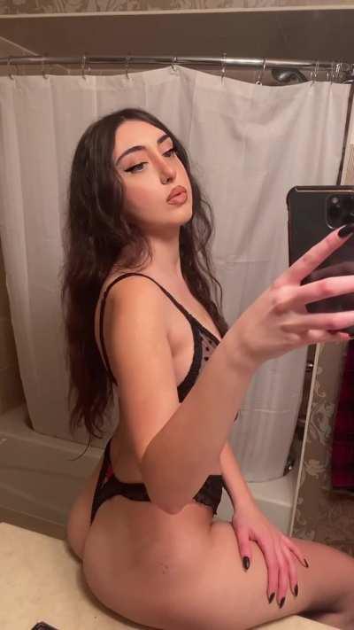 i'm single with nobody to show off my nudes to, anyone wanna see them?just react!