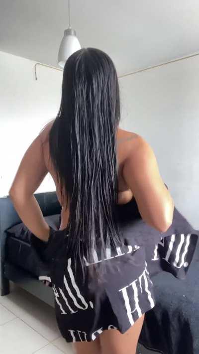 Just got into college and a bit insecure about my figure... do you think its bad?