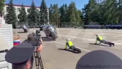 Russian cops demonstrate their skills but something went wrong