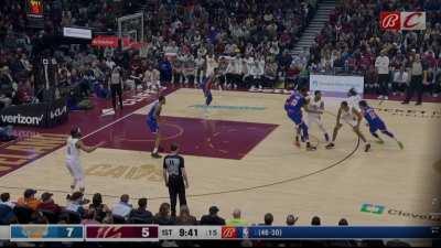 [Highlight] Darius Garland goes behind the head for the assist to Evan Mobley