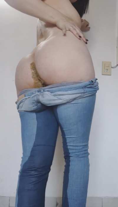 It's really very exciting to shit in my jeans!
