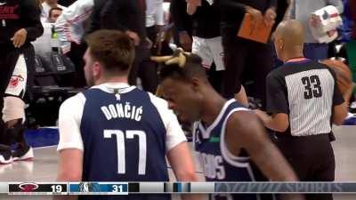 [Highlight] Luka sprinkles some magic beating the first quarter buzzer with the triple