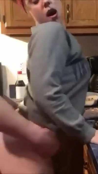 Rp: você é meu padastro: me encontra cedinho na cozinhas👷‍♂️: Aah Amanda que rabo gostoso que vc tem em, tô querendo tirar o excesso de leite nele! 👧: se a mamae não tá dando conta, amandinha ajuda! Mas de noite quero até a última gota lá no meu quarto ! 