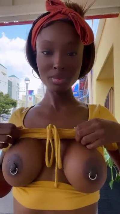 Piercing boobs 🖤🖤🖤