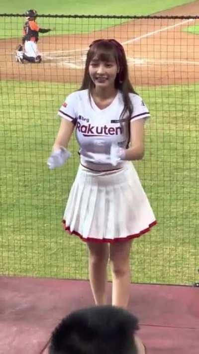 elin ecnebileri eğlenedursun, bizim de burada 31'den iflahımız sikilsin, neyse rakuten banzai