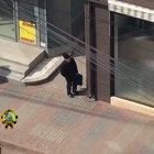 Pensionar plecat intr-o misiune periculoasa in afara orelor permise