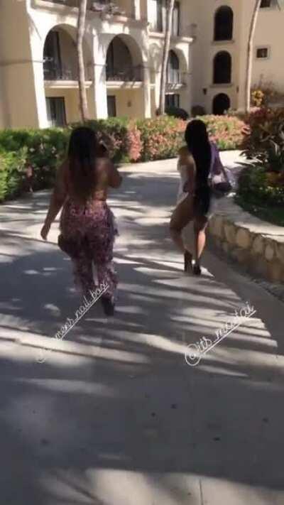 Mai Walk 😈😈🍑